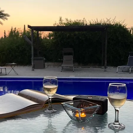 Mykonian Style Private By The Sea * Larnaca