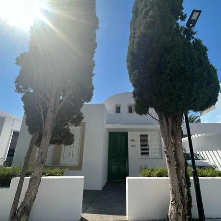 Mykonian Style Private By The Sea Larnaca
